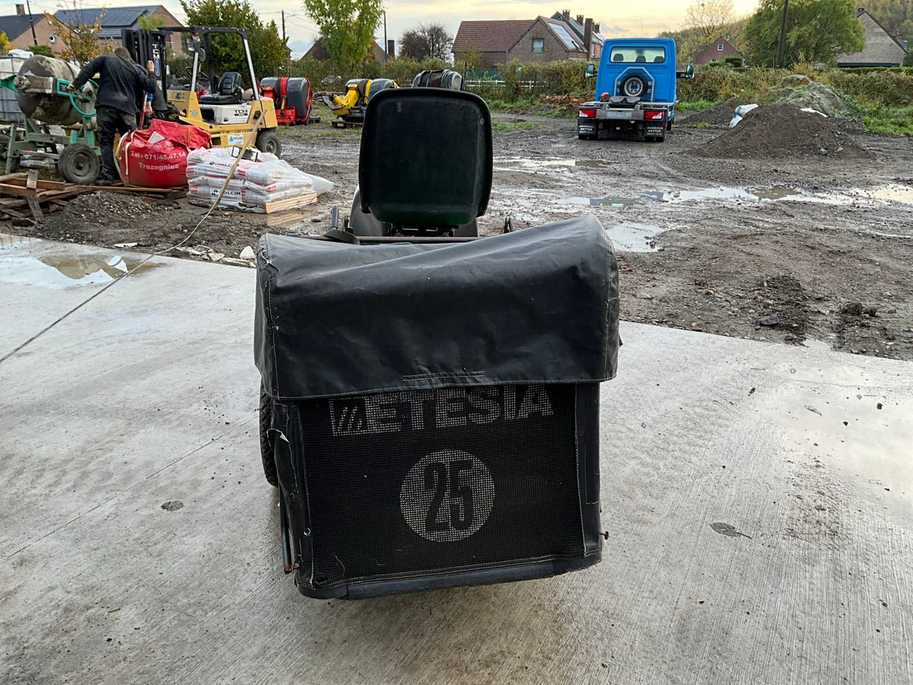 Etesia MVEHH hydro 100 - Farm tractor: picture 4 Etesia MVEHH hydro 100 - Farm tractor: picture 4