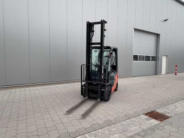 FORKLIFT TOYOTA 02-8FGF15 - Forklift: picture 2 FORKLIFT TOYOTA 02-8FGF15 - Forklift: picture 2