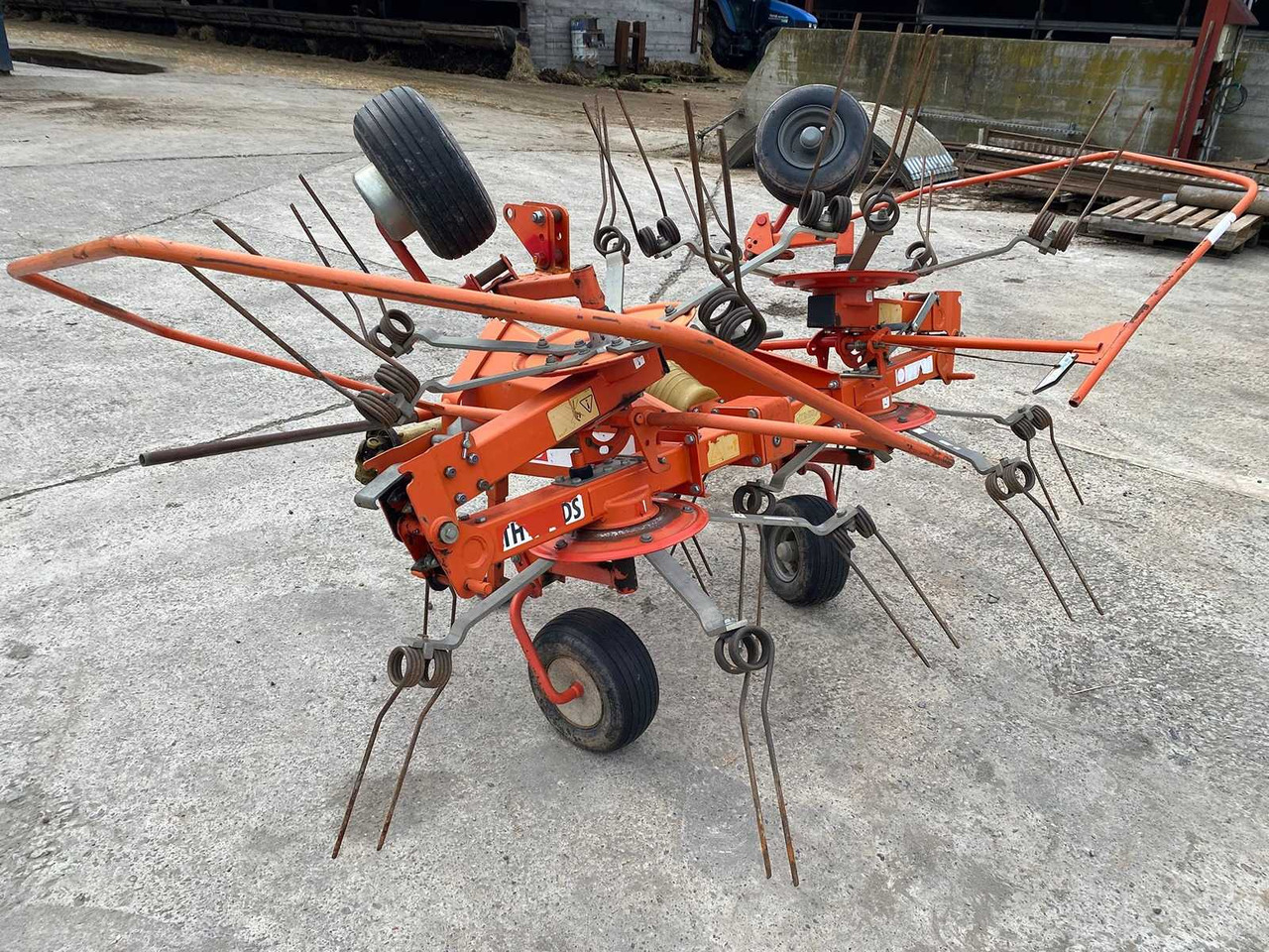 Fella TH 400 DS - Hay and forage equipment: picture 5 Fella TH 400 DS - Hay and forage equipment: picture 5