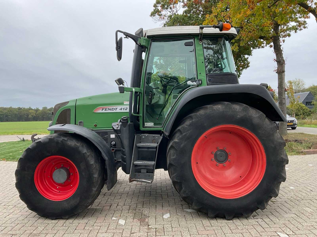 Farm tractor Fendt 412 Vario TMS: picture 8 Farm tractor Fendt 412 Vario TMS: picture 8