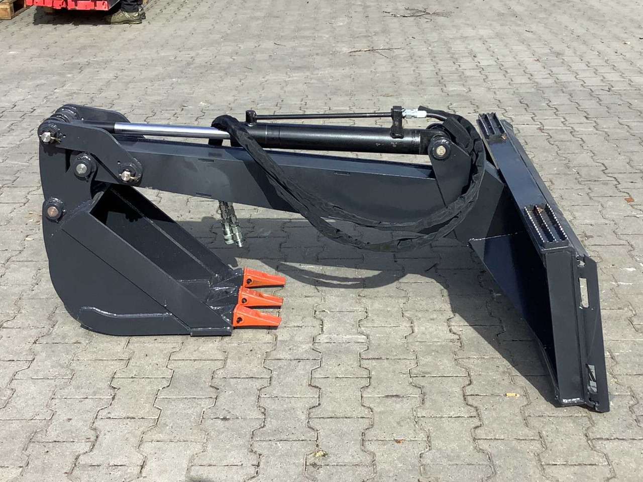 Field Industries Backhoe 345 - Excavator bucket: picture 1 Field Industries Backhoe 345 - Excavator bucket: picture 1