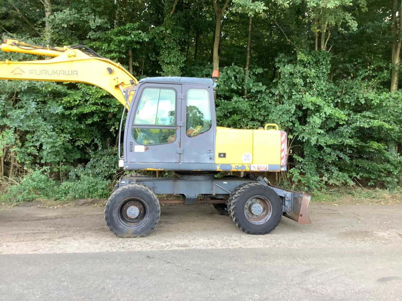 Furukawa W725LS - Wheel excavator: picture 4 Furukawa W725LS - Wheel excavator: picture 4