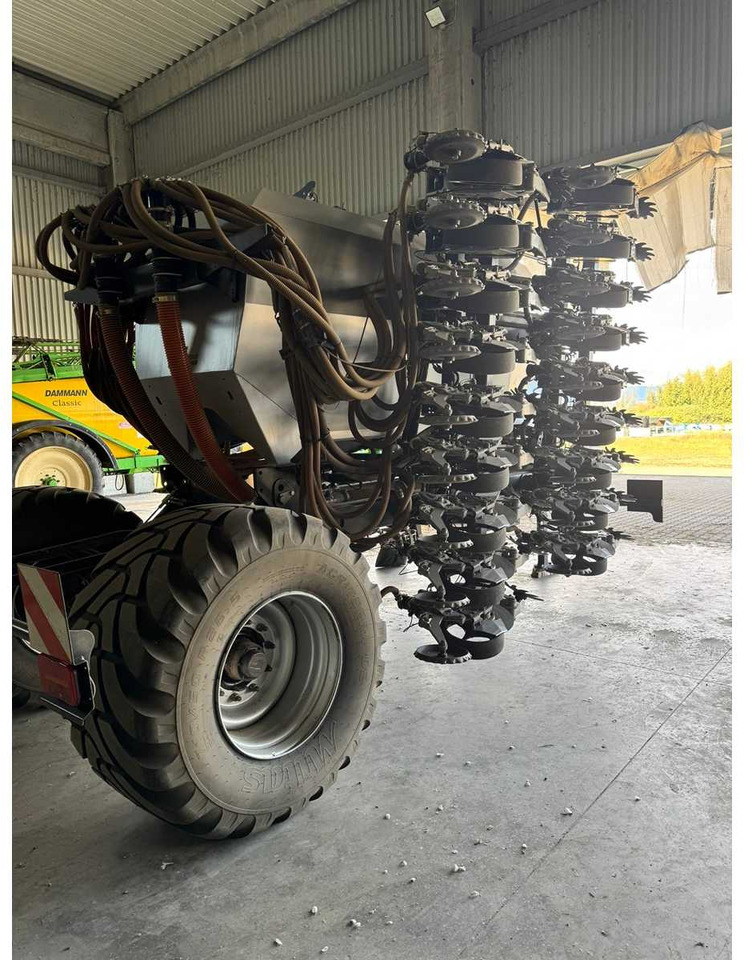 HORIZON DSX 60-16 - Sowing equipment: picture 3 HORIZON DSX 60-16 - Sowing equipment: picture 3