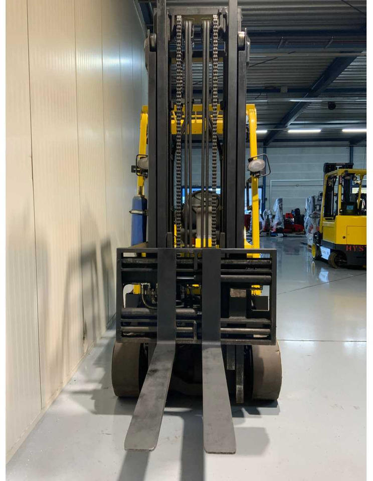 Forklift HYSTER E4.00XL FORKLIFT FORK POSITIONER, SIDE SHIFT, BLUESPOT, ACCUMULATOR: picture 12 Forklift HYSTER E4.00XL FORKLIFT FORK POSITIONER, SIDE SHIFT, BLUESPOT, ACCUMULATOR: picture 12