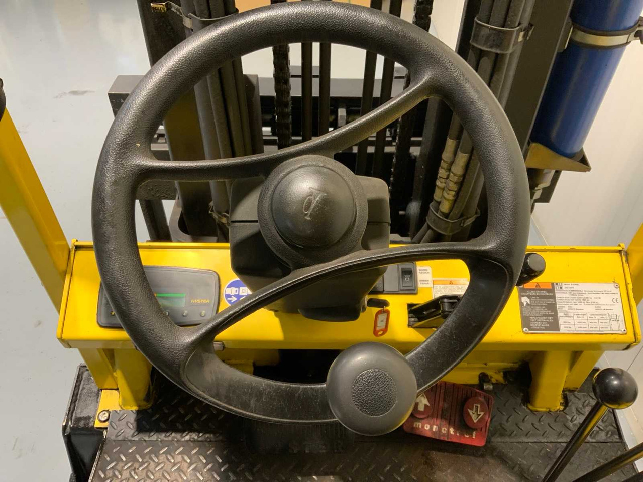 Forklift HYSTER E4.00XL FORKLIFT FORK POSITIONER, SIDE SHIFT, BLUESPOT, ACCUMULATOR: picture 9 Forklift HYSTER E4.00XL FORKLIFT FORK POSITIONER, SIDE SHIFT, BLUESPOT, ACCUMULATOR: picture 9