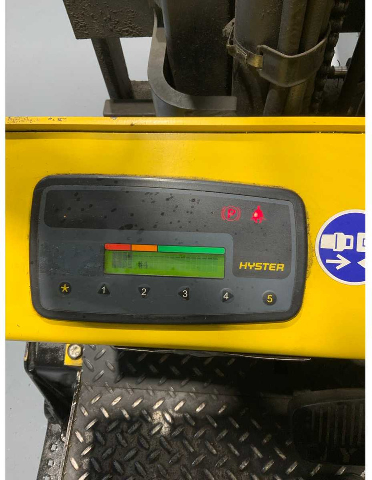 Forklift HYSTER E4.00XL FORKLIFT FORK POSITIONER, SIDE SHIFT, BLUESPOT, ACCUMULATOR: picture 18 Forklift HYSTER E4.00XL FORKLIFT FORK POSITIONER, SIDE SHIFT, BLUESPOT, ACCUMULATOR: picture 18