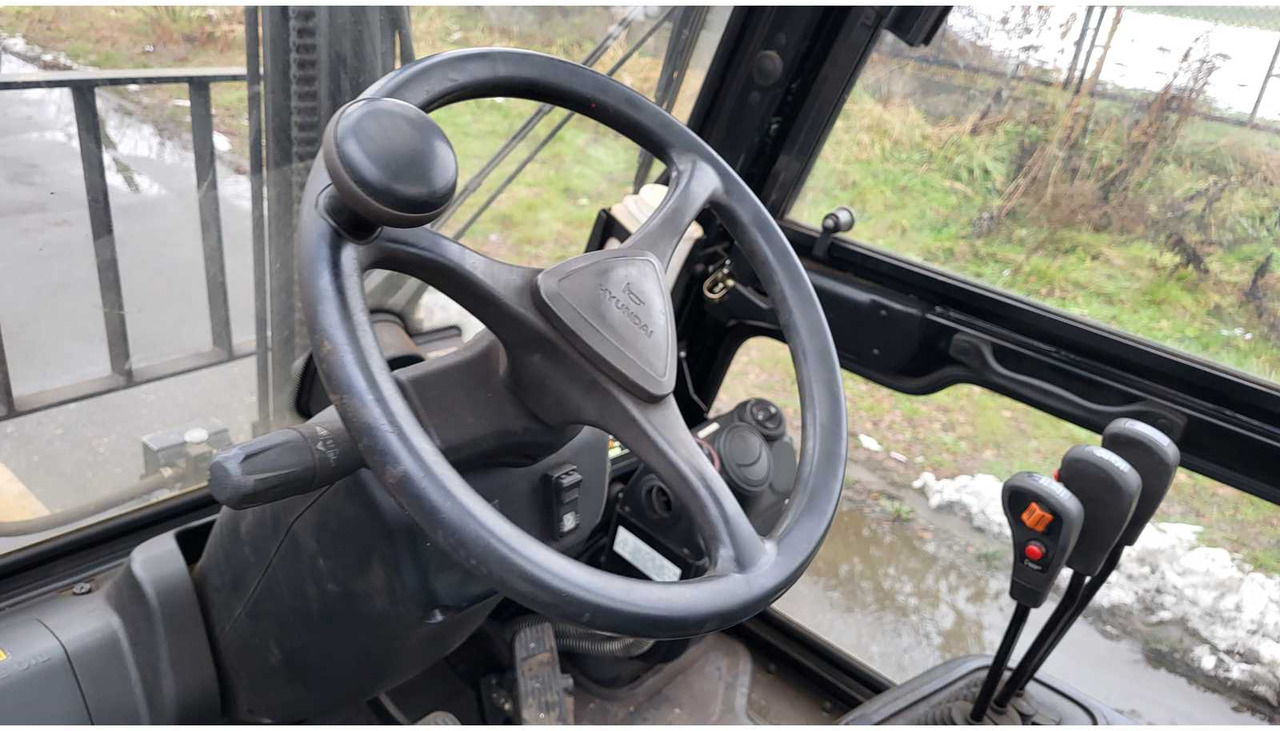 HYUNDAI 30D-9 DISEL FORKLIFT - Forklift: picture 5 HYUNDAI 30D-9 DISEL FORKLIFT - Forklift: picture 5