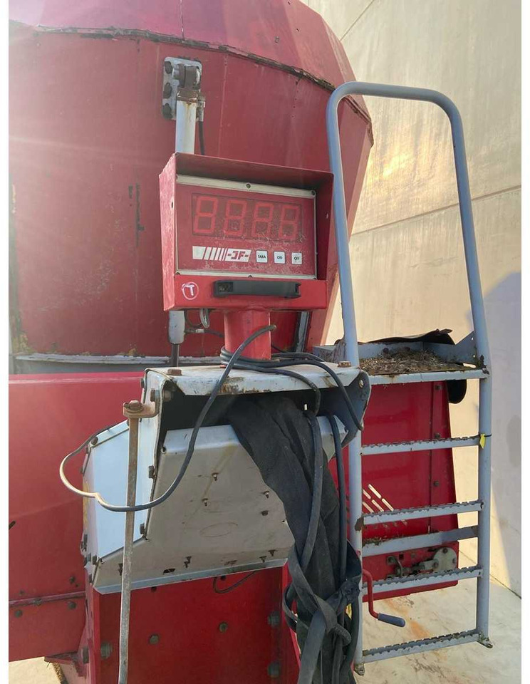 Forage mixer wagon JF Stoll Feeder VM18: picture 6