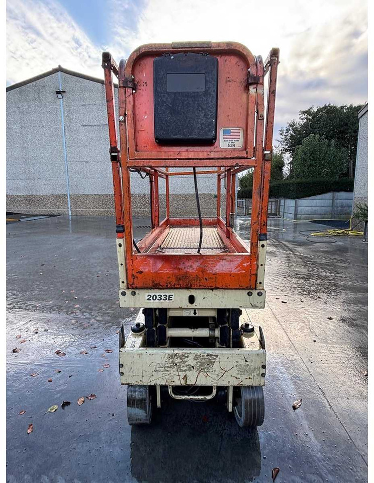 JLG - 2033E - AERIAL WORK PLATFORMS - 1997 - Aerial platform: picture 2 JLG - 2033E - AERIAL WORK PLATFORMS - 1997 - Aerial platform: picture 2