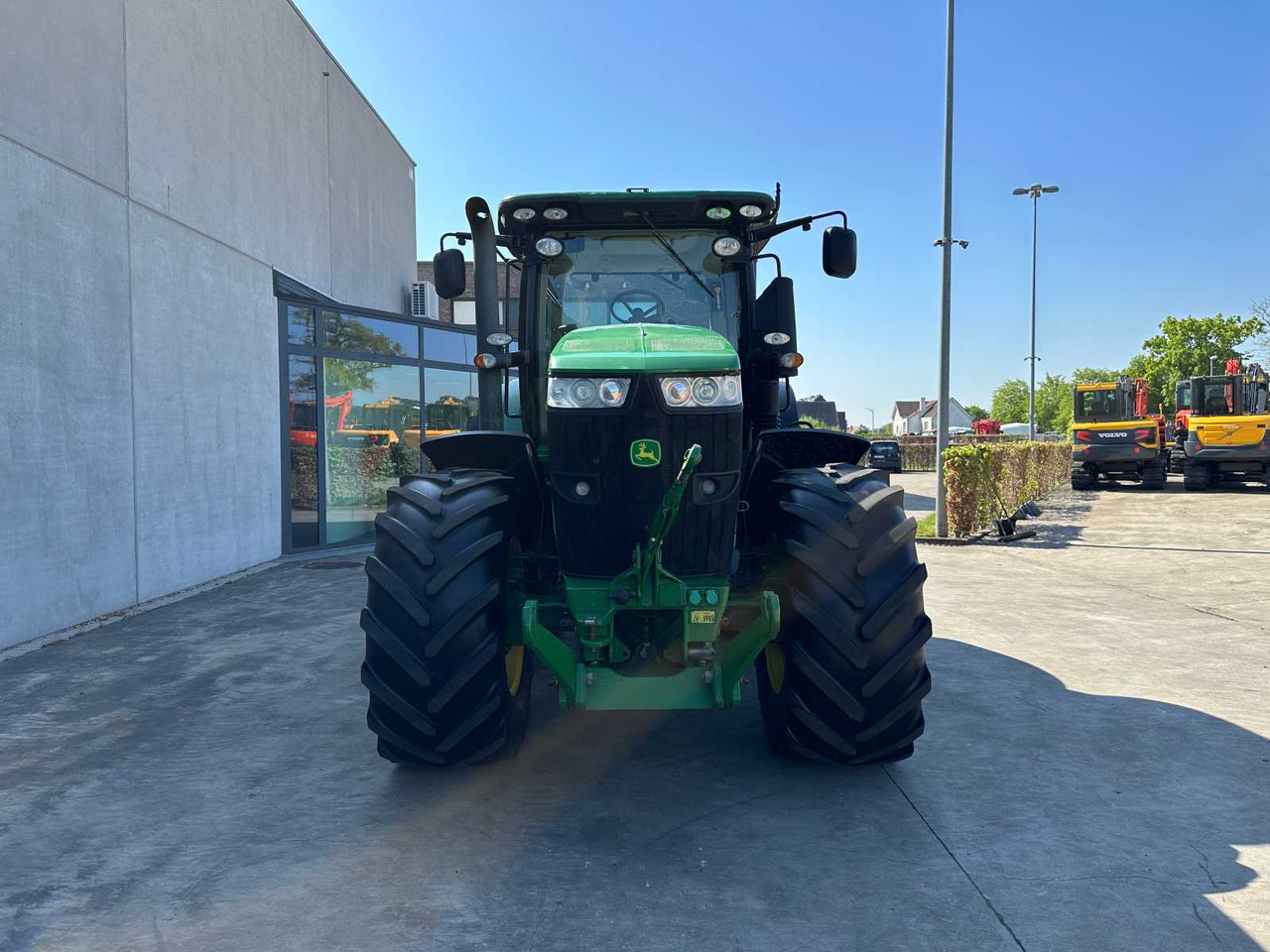 JOHN DEERE - 2013 - 7230R - ALL-WHEEL DRIVE FARM TRACTOR - Farm tractor: picture 2 JOHN DEERE - 2013 - 7230R - ALL-WHEEL DRIVE FARM TRACTOR - Farm tractor: picture 2