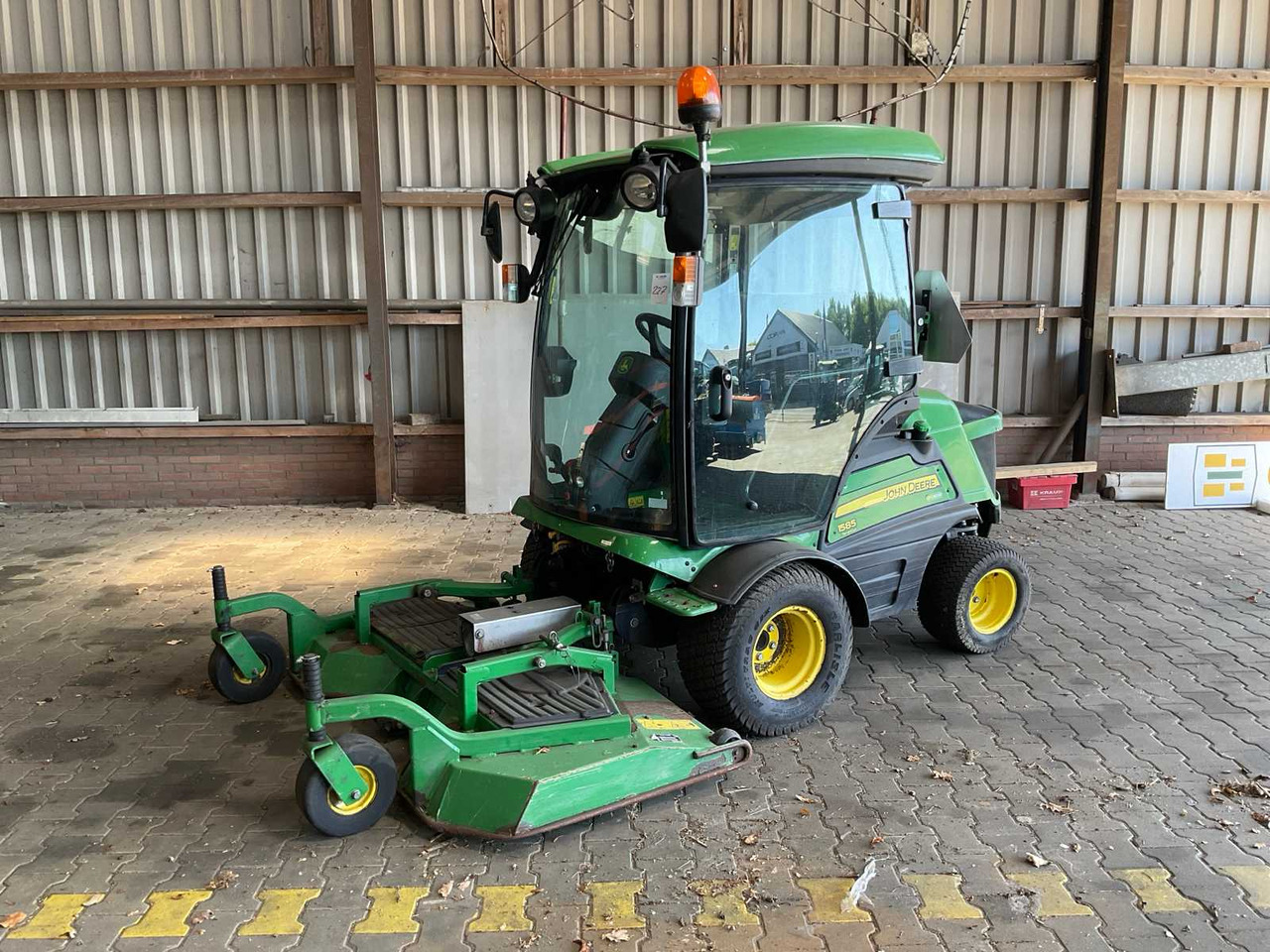 John Deere 1585 TerrainCut - Garden mower: picture 1 John Deere 1585 TerrainCut - Garden mower: picture 1