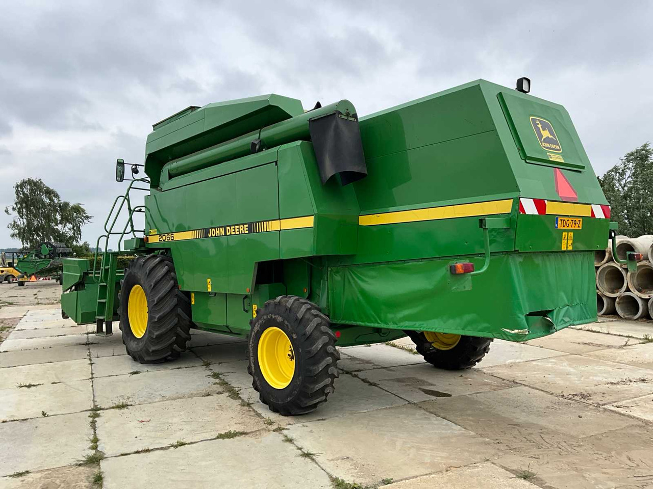 John deere 2066 - Combine harvester: picture 2 John deere 2066 - Combine harvester: picture 2