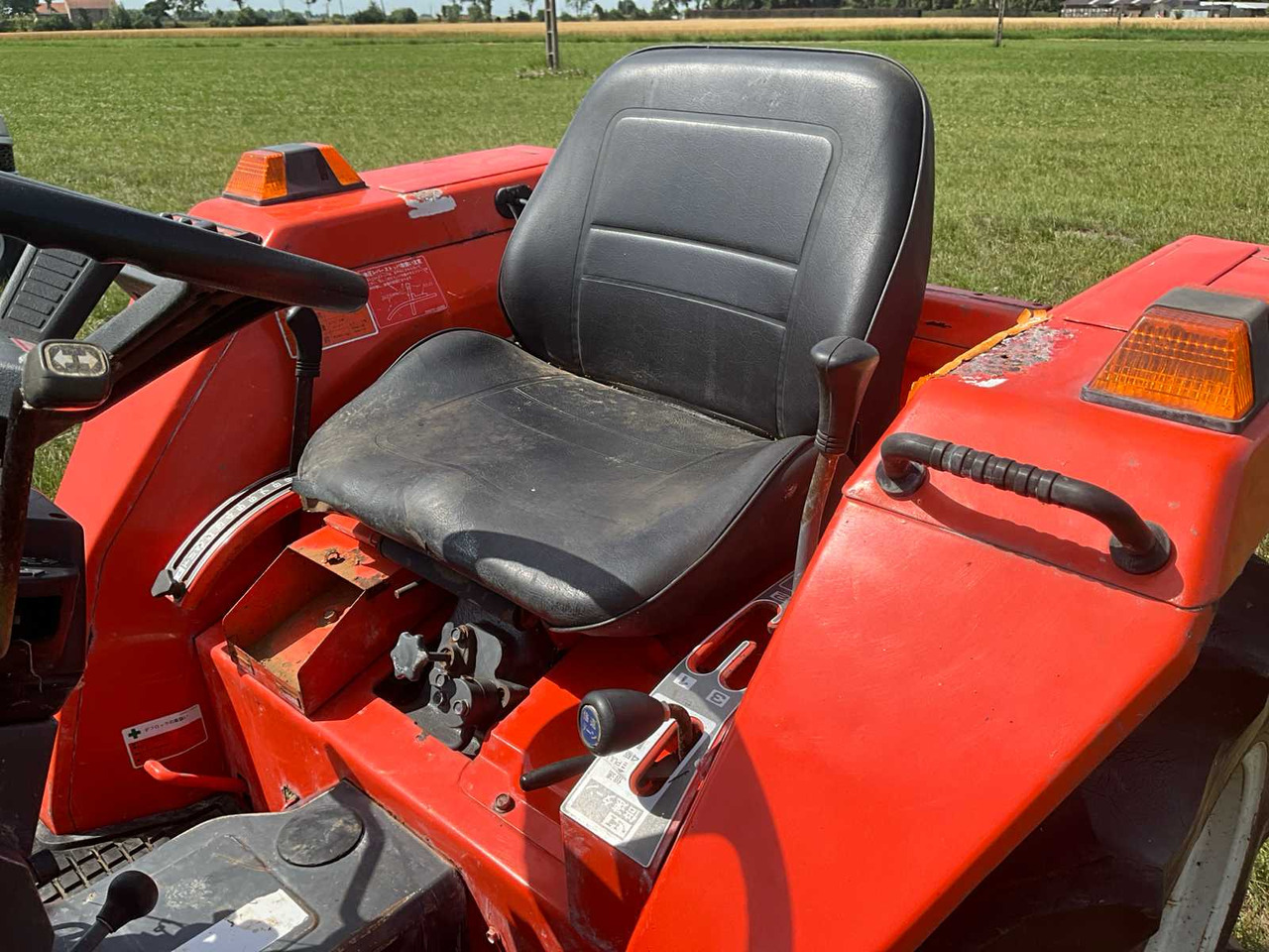 Compact tractor Kubota L1-195: picture 18