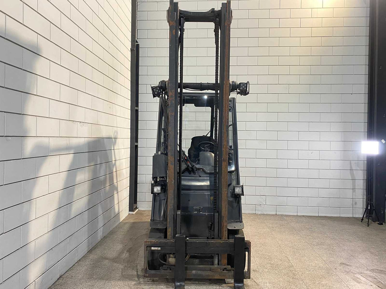 LINDE - 2014 - E 25/600 HL - FORKLIFT TRUCK - Forklift: picture 3 LINDE - 2014 - E 25/600 HL - FORKLIFT TRUCK - Forklift: picture 3