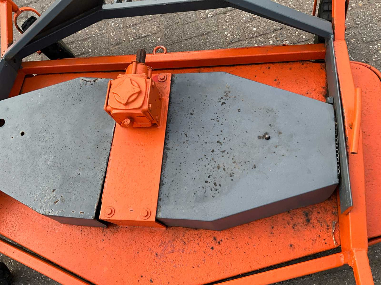 Lawnmower - Forestry mulcher: picture 4 Lawnmower - Forestry mulcher: picture 4