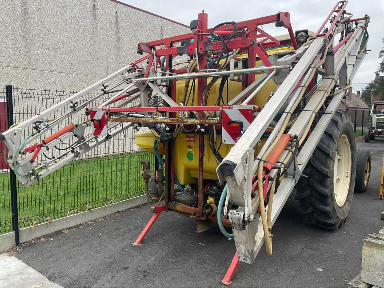 M.Beyne Portee BU2LF 1200 - Sprayer: picture 1 M.Beyne Portee BU2LF 1200 - Sprayer: picture 1
