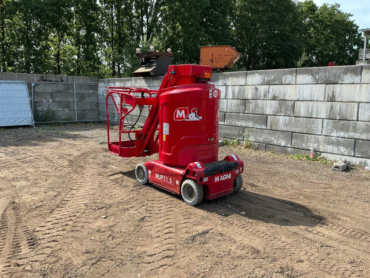 Magni MJP11.5 - Aerial platform: picture 3 Magni MJP11.5 - Aerial platform: picture 3