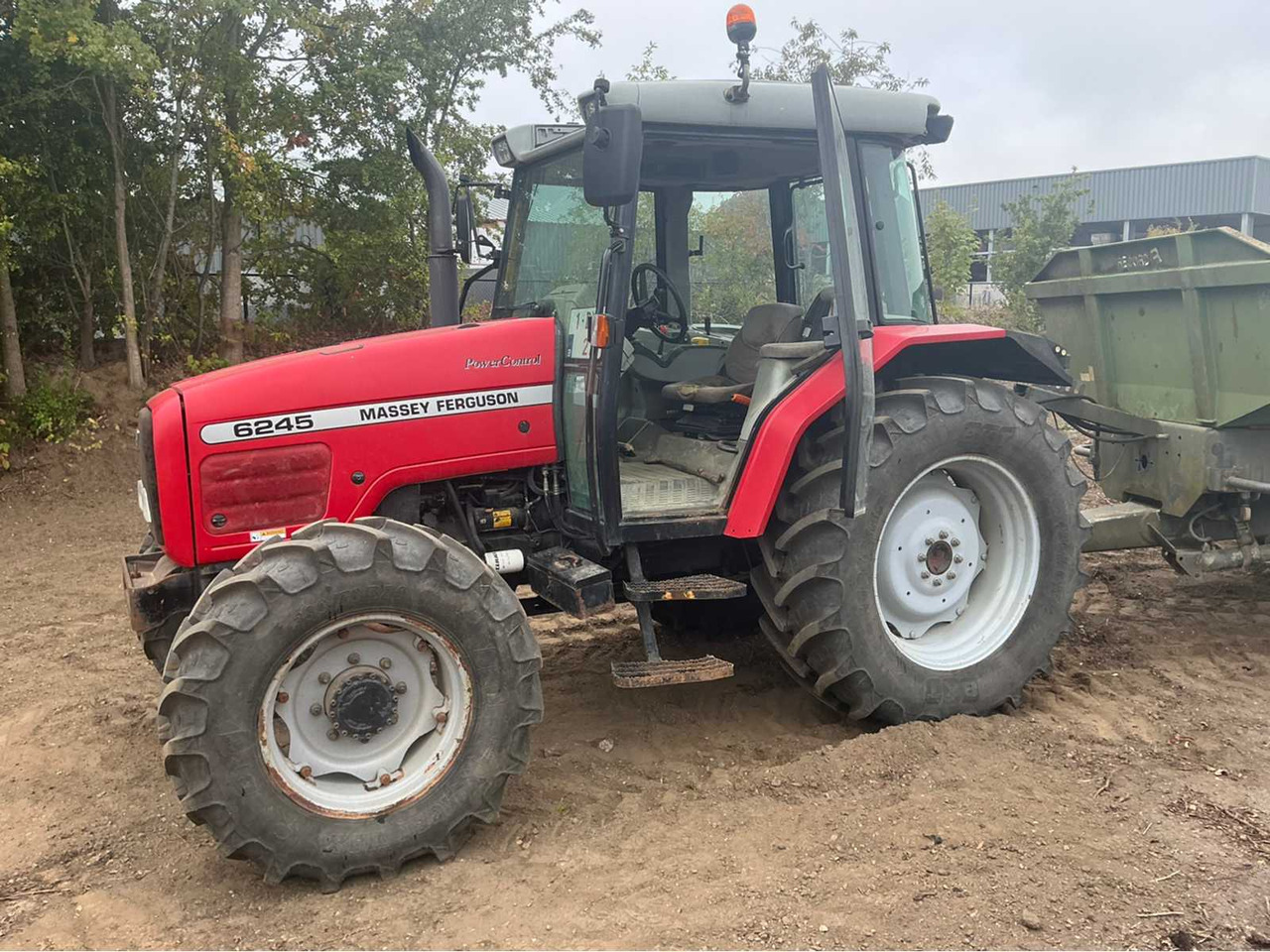 Massey Ferguson 6245 - Farm tractor: picture 1 Massey Ferguson 6245 - Farm tractor: picture 1