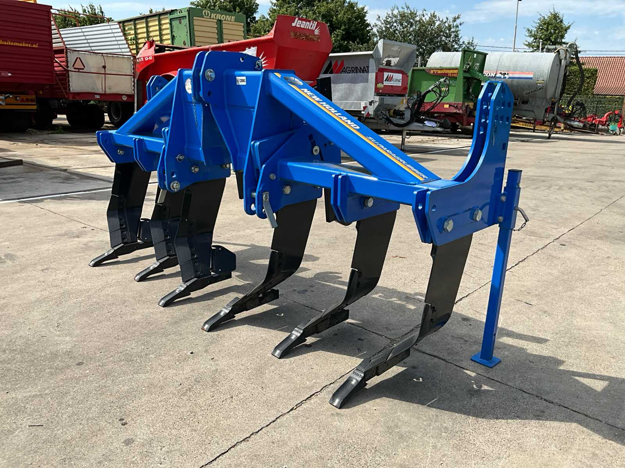 New Holland SU Paragrubber 300 - Subsoiler: picture 1 New Holland SU Paragrubber 300 - Subsoiler: picture 1