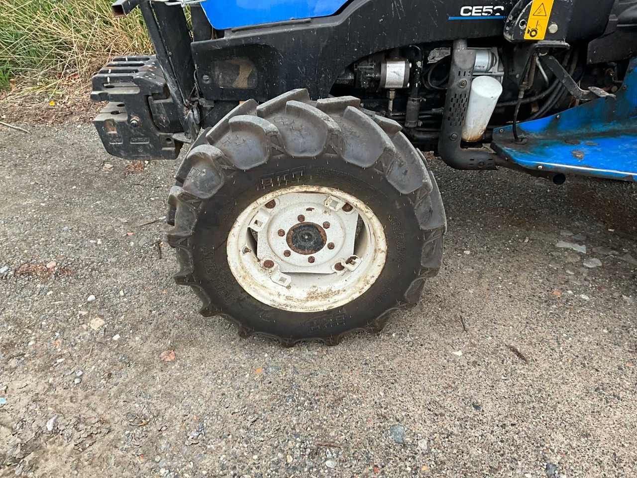 Compact tractor New Holland TCE50: picture 9