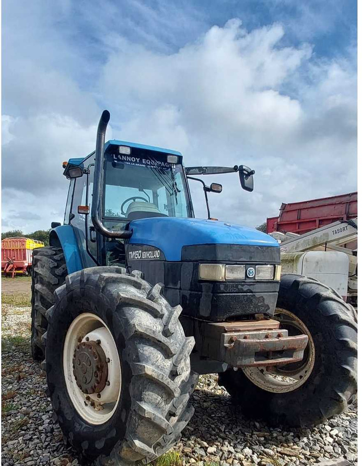 New Holland TM150 - Farm tractor: picture 5 New Holland TM150 - Farm tractor: picture 5