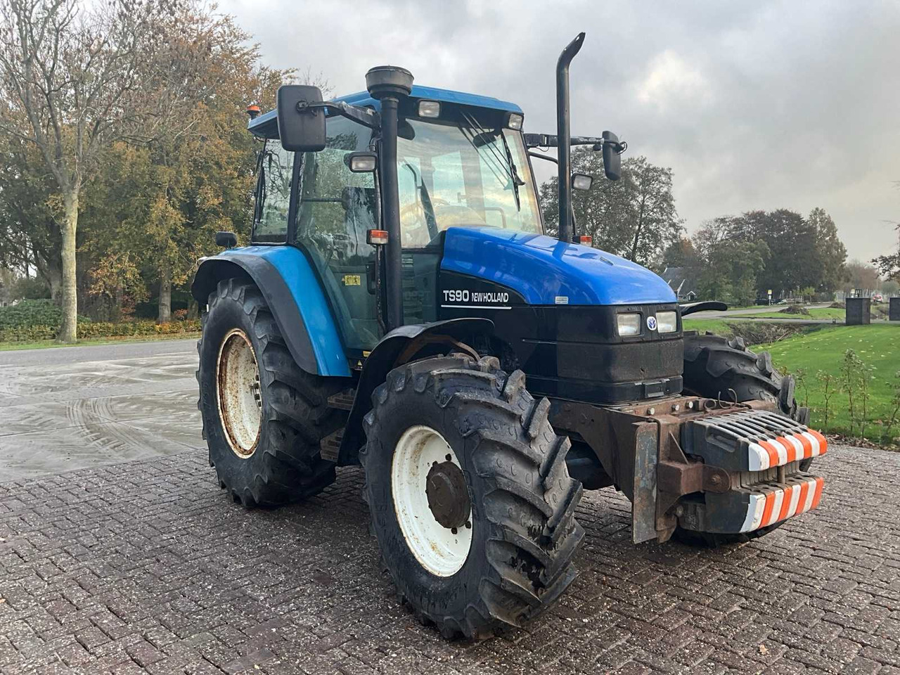New holland TS90 - Farm tractor: picture 4 New holland TS90 - Farm tractor: picture 4