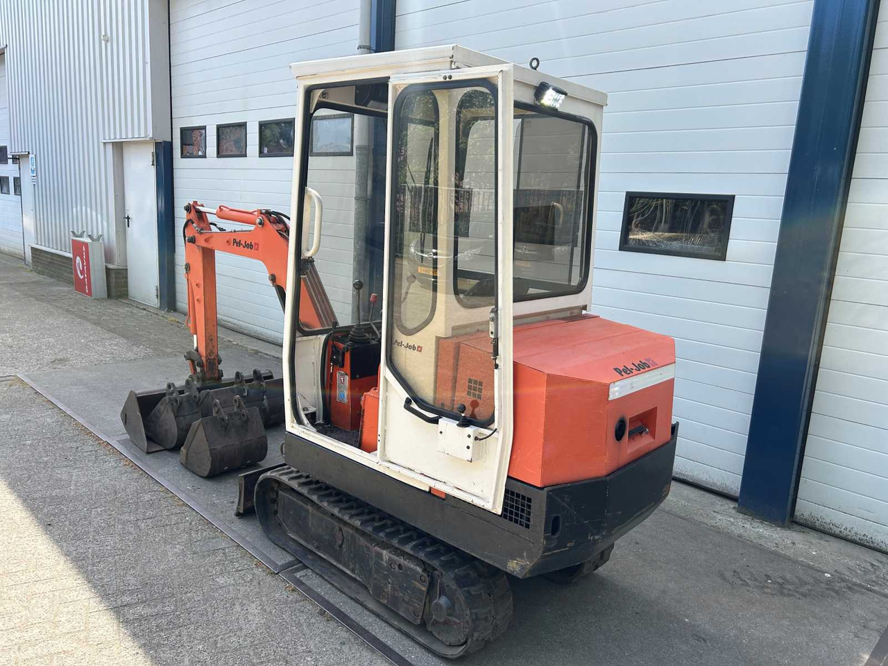 PelJob EB12 - Mini excavator: picture 3 PelJob EB12 - Mini excavator: picture 3