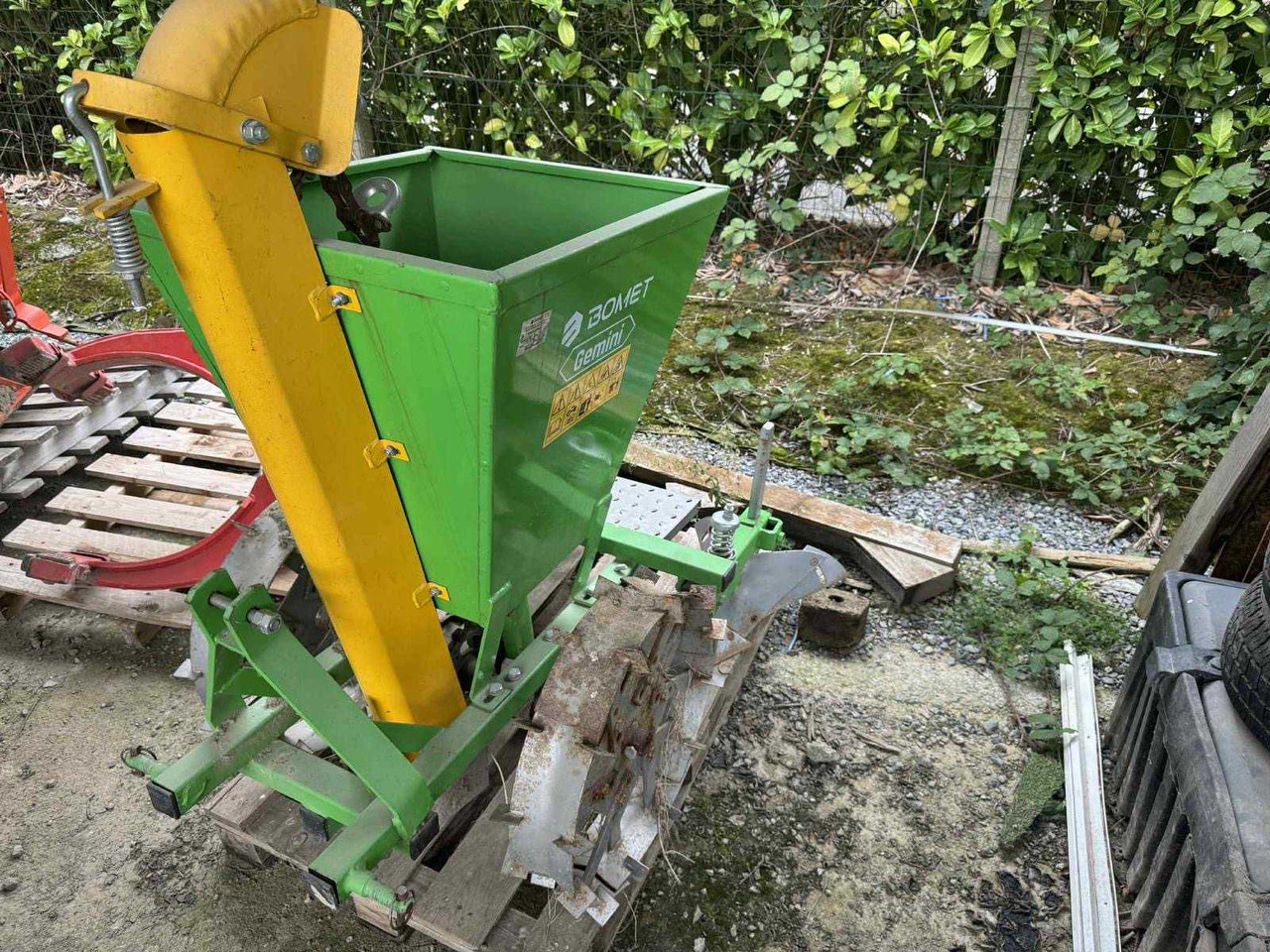 Potato harvester and planter lot - Potato harvester: picture 4 Potato harvester and planter lot - Potato harvester: picture 4