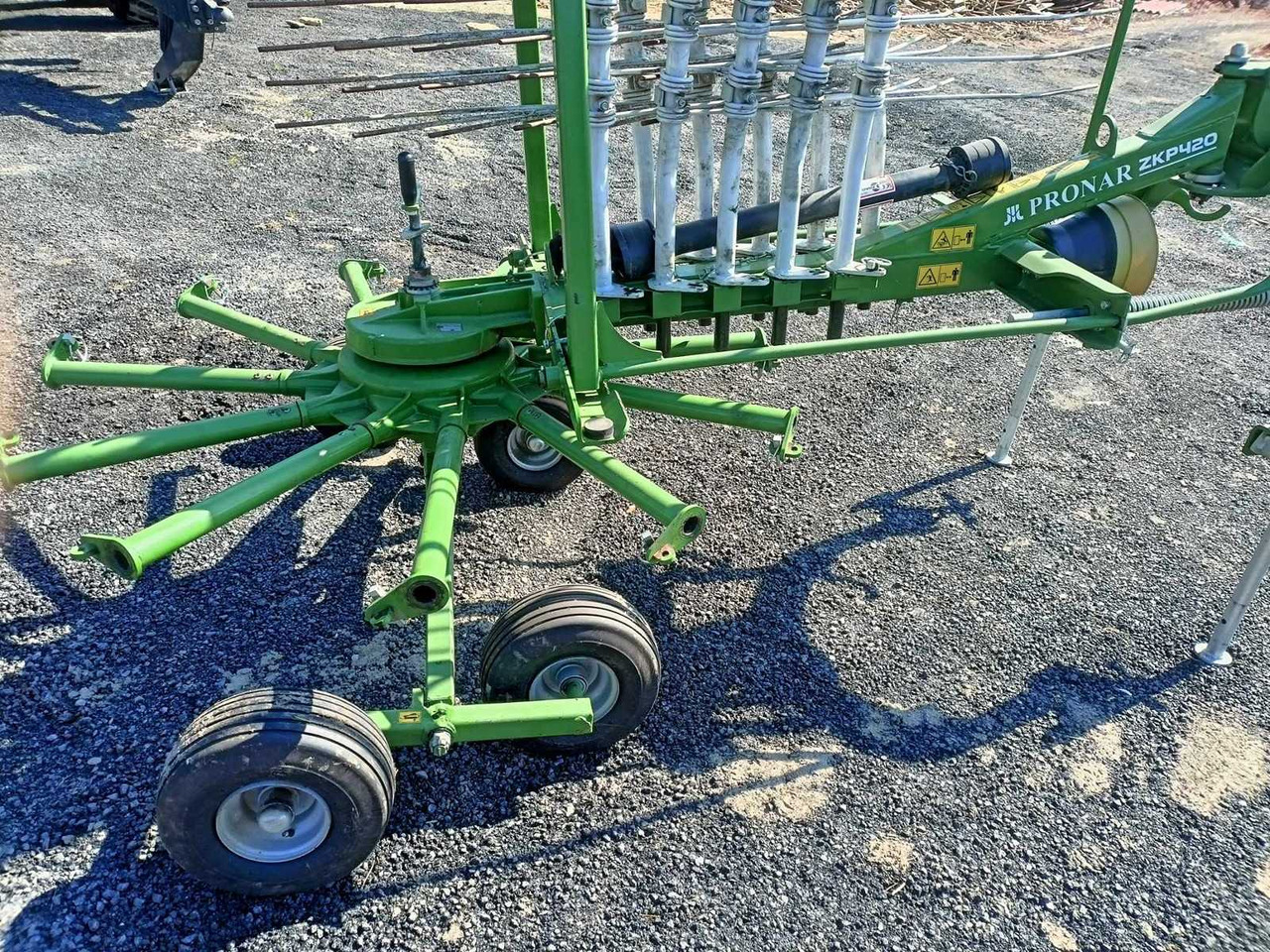 Pronar ZKP 420 - Hay and forage equipment: picture 5 Pronar ZKP 420 - Hay and forage equipment: picture 5