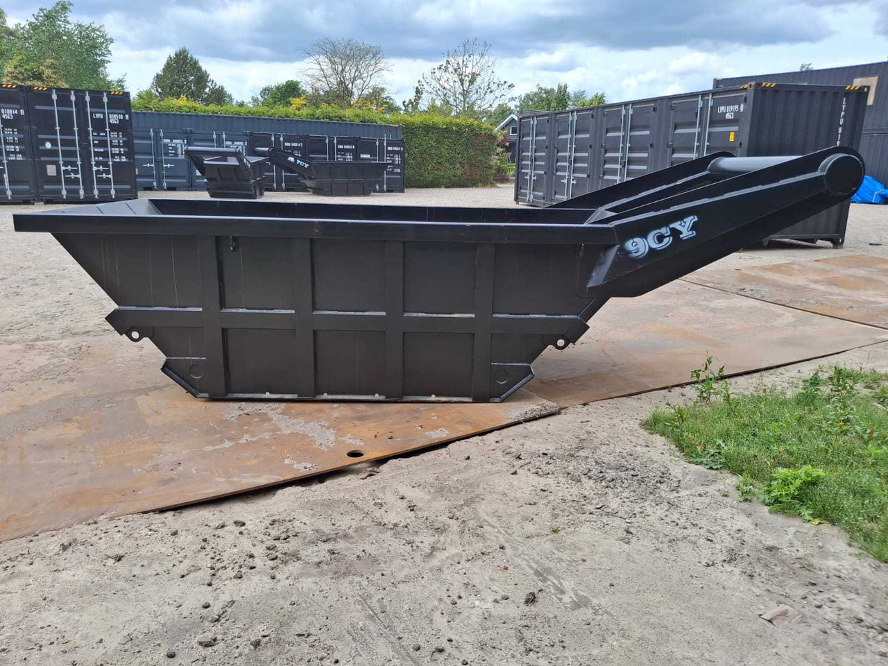 Rhino-cross 9 kuub - Skip bin: picture 3 Rhino-cross 9 kuub - Skip bin: picture 3