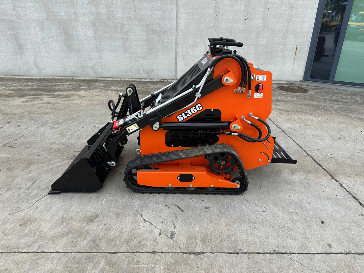 SDLOOL SL36C - Skid steer loader: picture 2 SDLOOL SL36C - Skid steer loader: picture 2