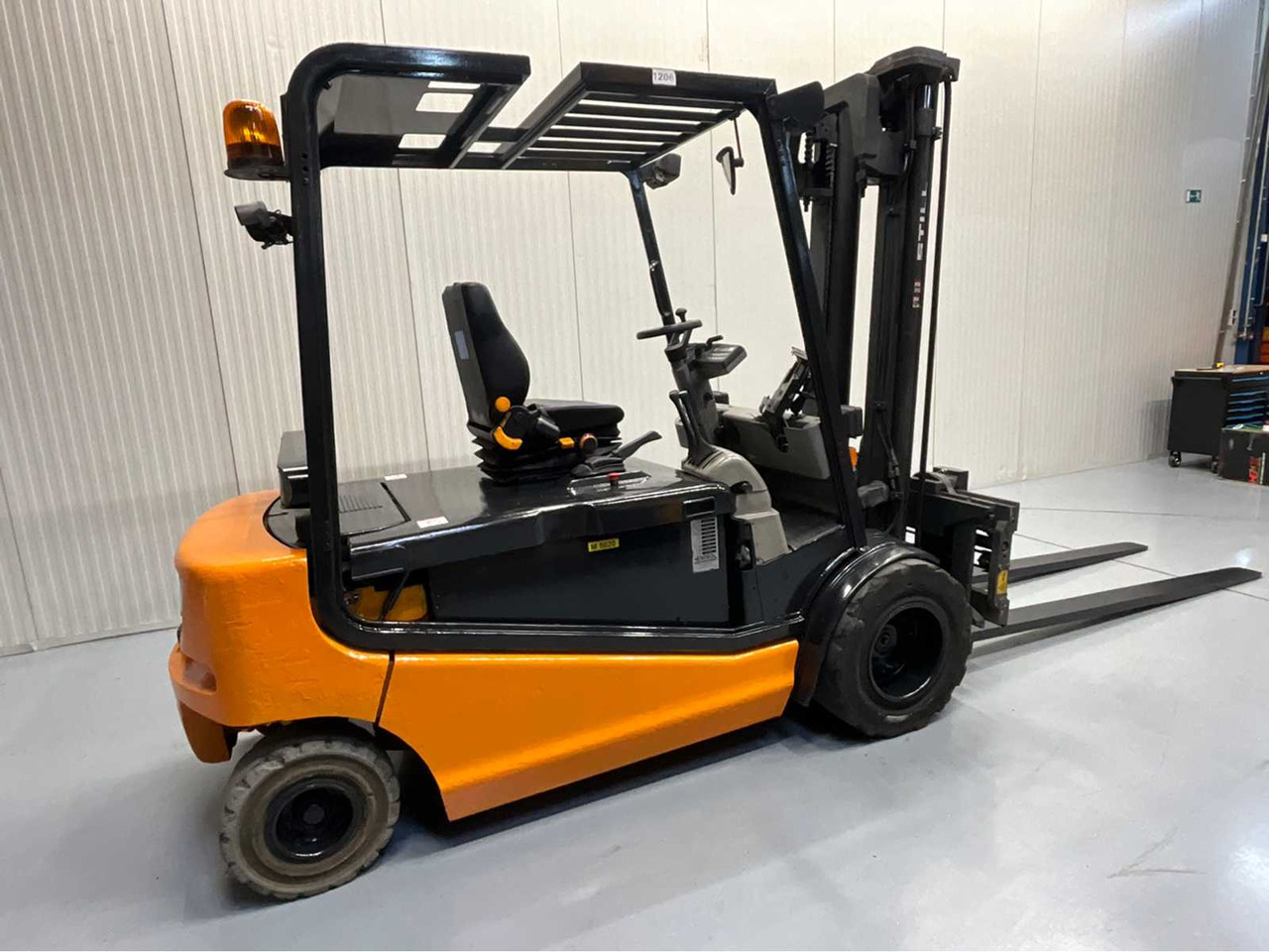 STILL R60-50 FORKLIFT 5000KG WITH FORK POSITIONER - BATTERY 2018 - FORKS 2400MM - Forklift: picture 5 STILL R60-50 FORKLIFT 5000KG WITH FORK POSITIONER - BATTERY 2018 - FORKS 2400MM - Forklift: picture 5