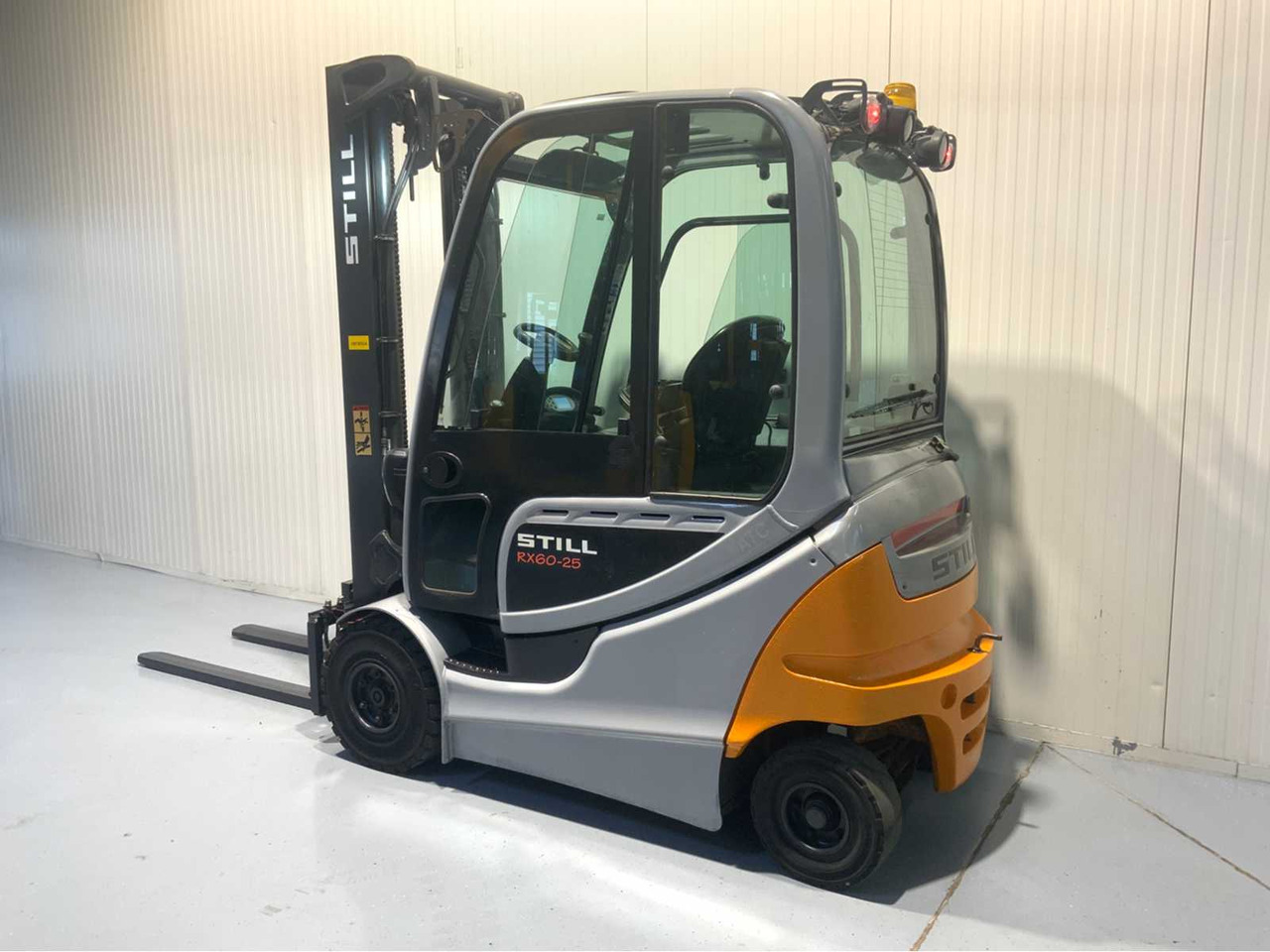 STILL RX60-25 - 2500KG LIFTING CAPACITY - 3865 HOURS - FORKLIFT - Forklift: picture 3 STILL RX60-25 - 2500KG LIFTING CAPACITY - 3865 HOURS - FORKLIFT - Forklift: picture 3