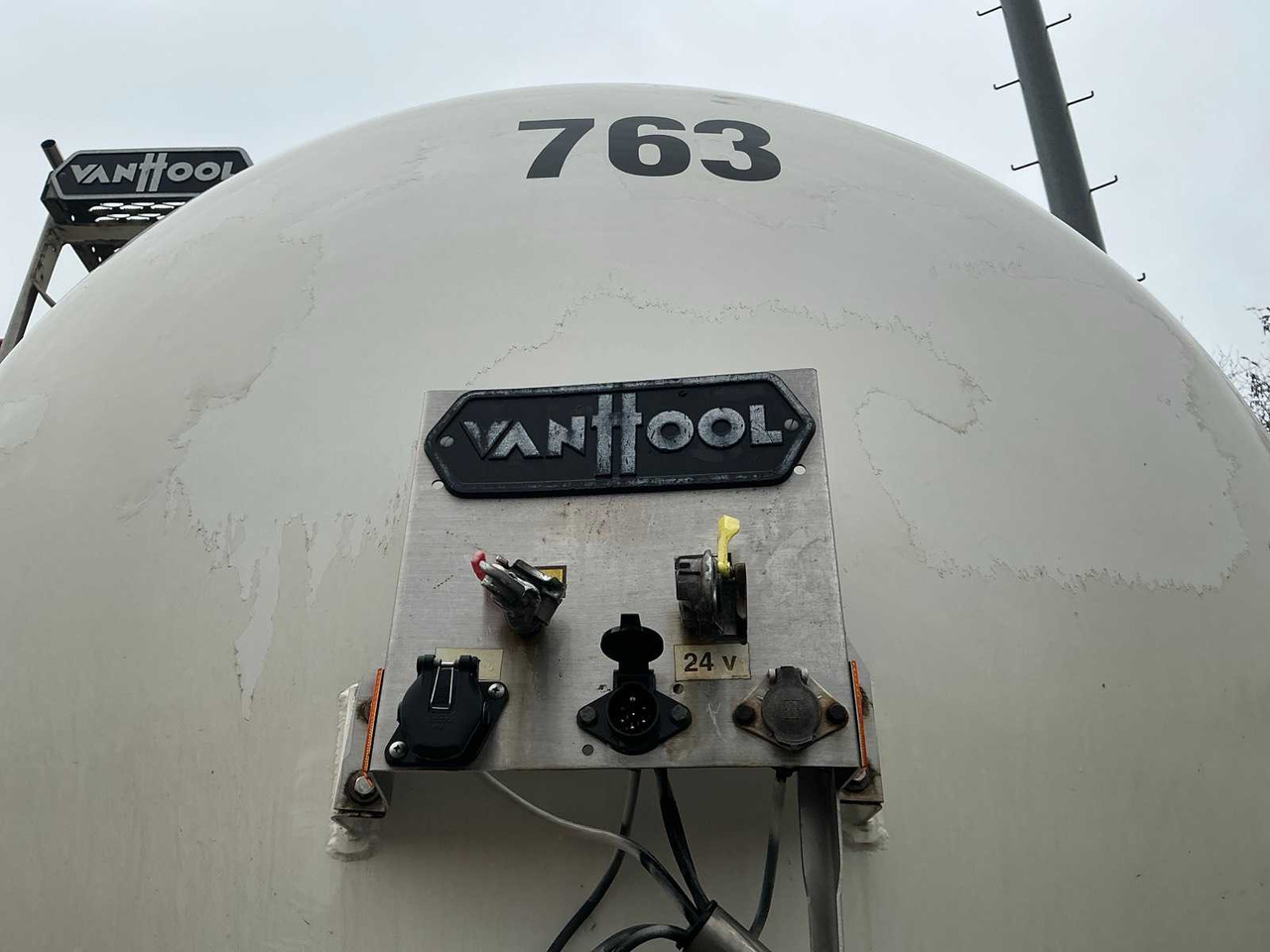 2003 VAN HOOL 3D0011 SILO SEMI-TRAILER (75175-23) - Semi-trailer: picture 2 2003 VAN HOOL 3D0011 SILO SEMI-TRAILER (75175-23) - Semi-trailer: picture 2