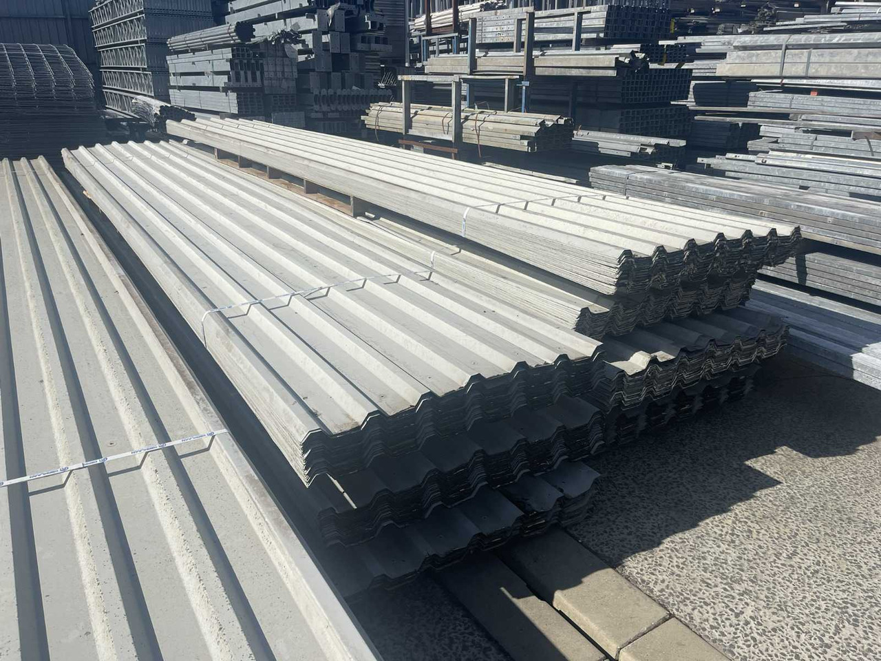 Sheet piling (40x) - Construction equipment: picture 2 Sheet piling (40x) - Construction equipment: picture 2