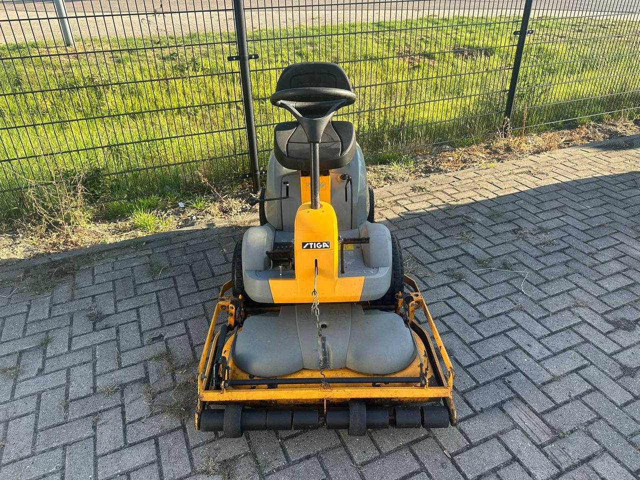 Stiga Ready - Garden mower: picture 4 Stiga Ready - Garden mower: picture 4