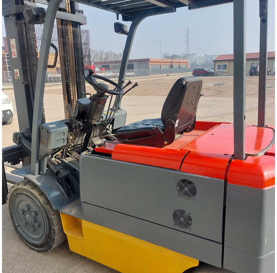 TCM - FHB30-6 - 30 Q FORKLIFT - 2000 - Forklift: picture 2 TCM - FHB30-6 - 30 Q FORKLIFT - 2000 - Forklift: picture 2