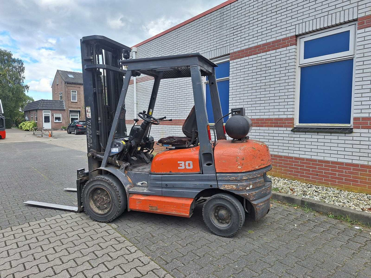 TOYOTA - 1995 - 02 6FGF30 - FORKLIFT TRIPLEX -FREE-LIFT - SIDE-SHIFT - Forklift: picture 5 TOYOTA - 1995 - 02 6FGF30 - FORKLIFT TRIPLEX -FREE-LIFT - SIDE-SHIFT - Forklift: picture 5