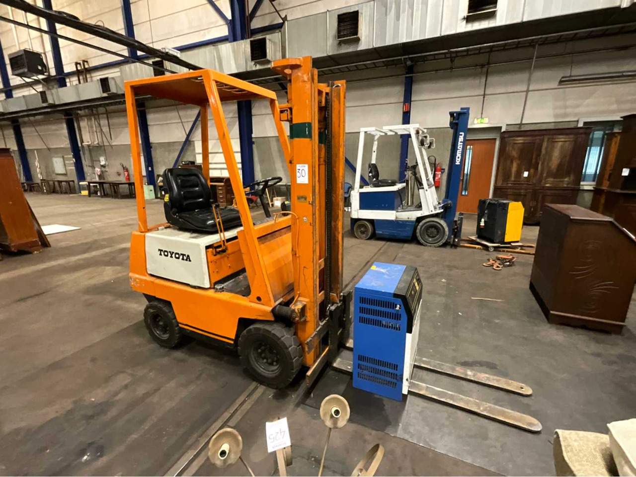 TOYOTA 2FB9 FORKLIFT - Forklift: picture 4 TOYOTA 2FB9 FORKLIFT - Forklift: picture 4