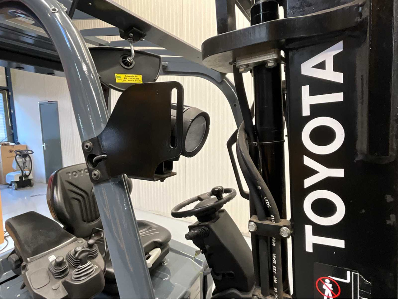 Forklift TOYOTA - 8FBE16T - FORKLIFT YEAR OF MANUFACTURE 2019- SPOONS 160CM - 7325 HOURS - SIDE-SHIFT: picture 20 Forklift TOYOTA - 8FBE16T - FORKLIFT YEAR OF MANUFACTURE 2019- SPOONS 160CM - 7325 HOURS - SIDE-SHIFT: picture 20