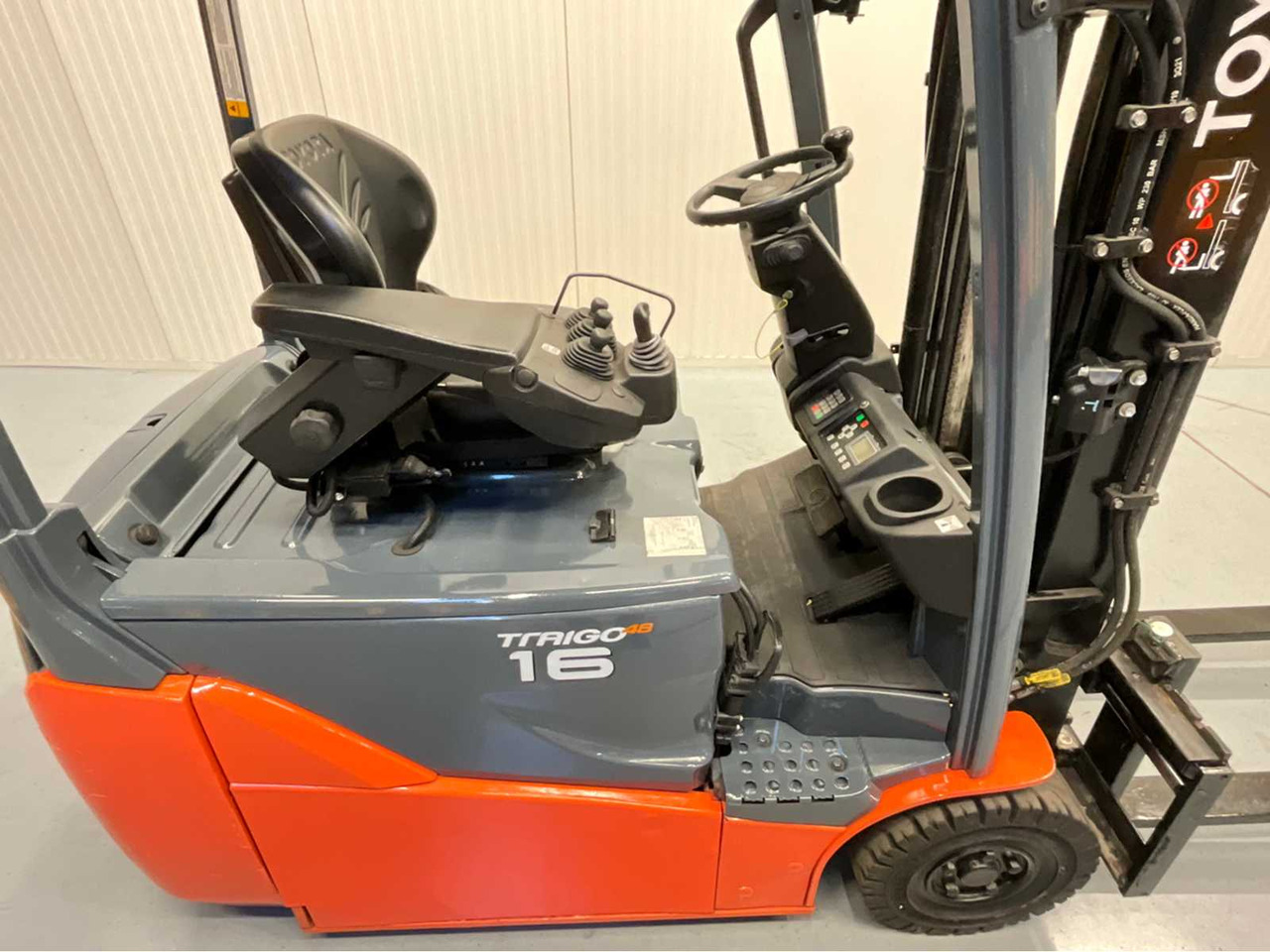 Forklift TOYOTA - 8FBE16T - FORKLIFT YEAR OF MANUFACTURE 2019- SPOONS 160CM - 7325 HOURS - SIDE-SHIFT: picture 9 Forklift TOYOTA - 8FBE16T - FORKLIFT YEAR OF MANUFACTURE 2019- SPOONS 160CM - 7325 HOURS - SIDE-SHIFT: picture 9
