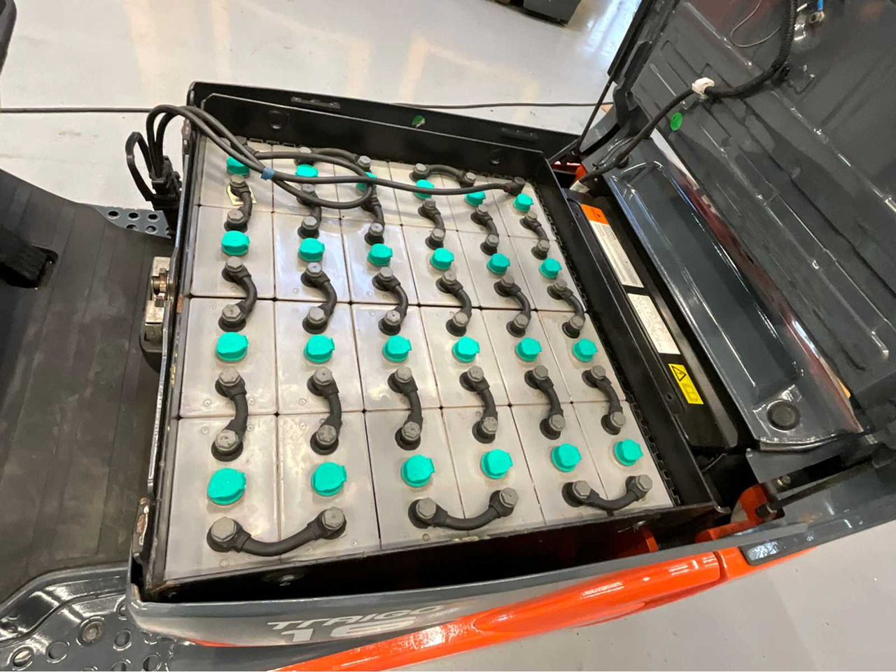 Forklift TOYOTA - 8FBE16T - FORKLIFT YEAR OF MANUFACTURE 2019- SPOONS 160CM - 7325 HOURS - SIDE-SHIFT: picture 18 Forklift TOYOTA - 8FBE16T - FORKLIFT YEAR OF MANUFACTURE 2019- SPOONS 160CM - 7325 HOURS - SIDE-SHIFT: picture 18