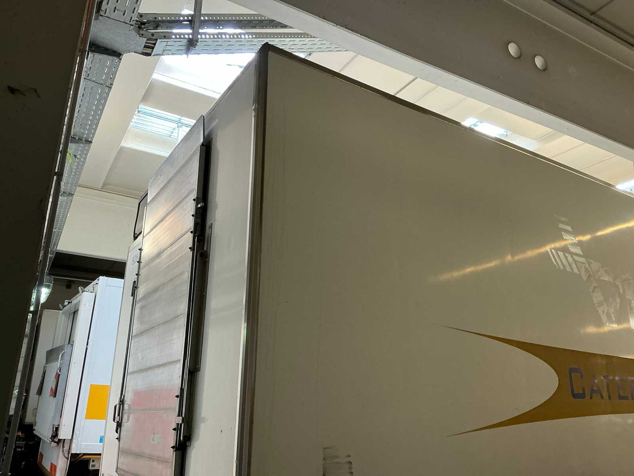 2002 MERCEDES-BENZ WBC22 CATERING TRUCK - Truck: picture 5 2002 MERCEDES-BENZ WBC22 CATERING TRUCK - Truck: picture 5