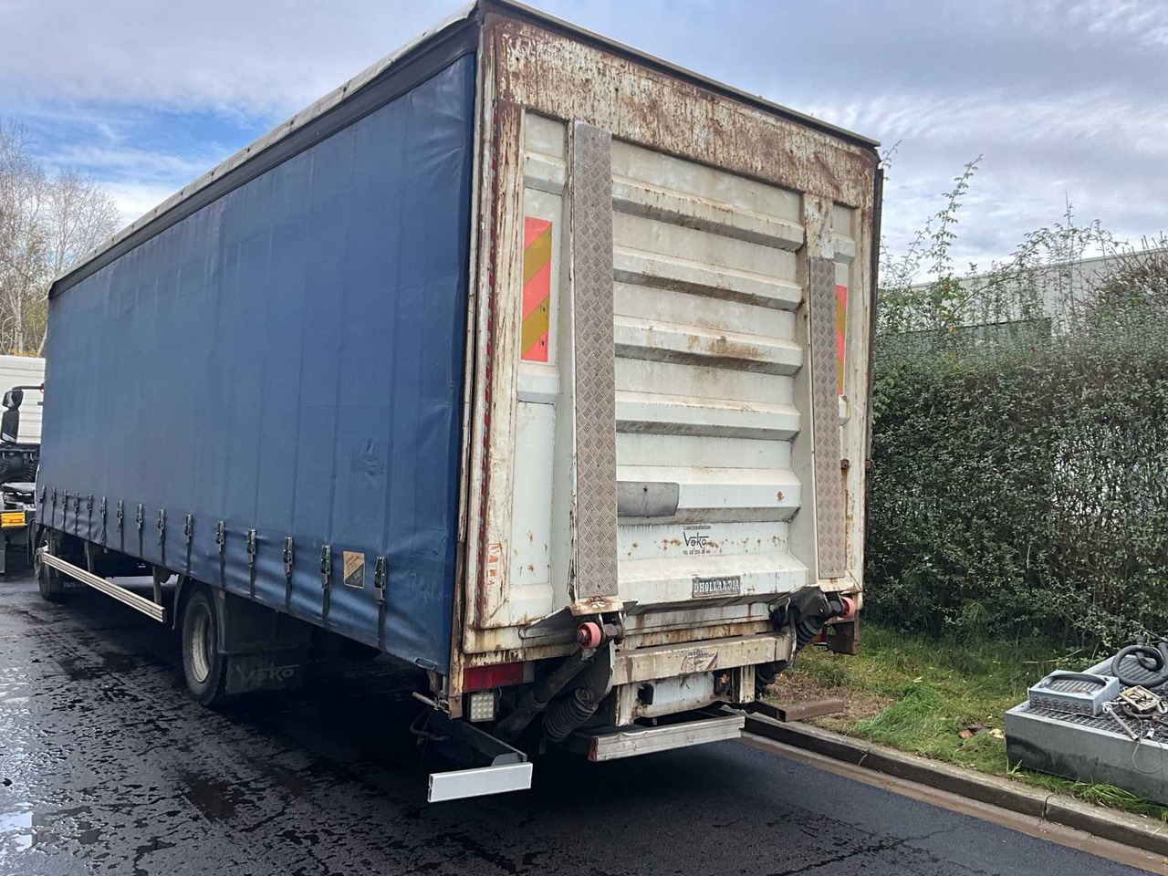 2008 IVECO EUROCARGO 120E22 - CURTAINSIDER & TAILGATE - Truck: picture 4 2008 IVECO EUROCARGO 120E22 - CURTAINSIDER & TAILGATE - Truck: picture 4