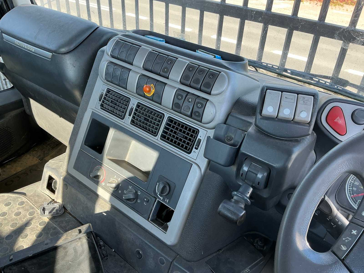 Truck IVECO - STRALIS - TRUCK WITH CRANE - 2009: picture 11 Truck IVECO - STRALIS - TRUCK WITH CRANE - 2009: picture 11