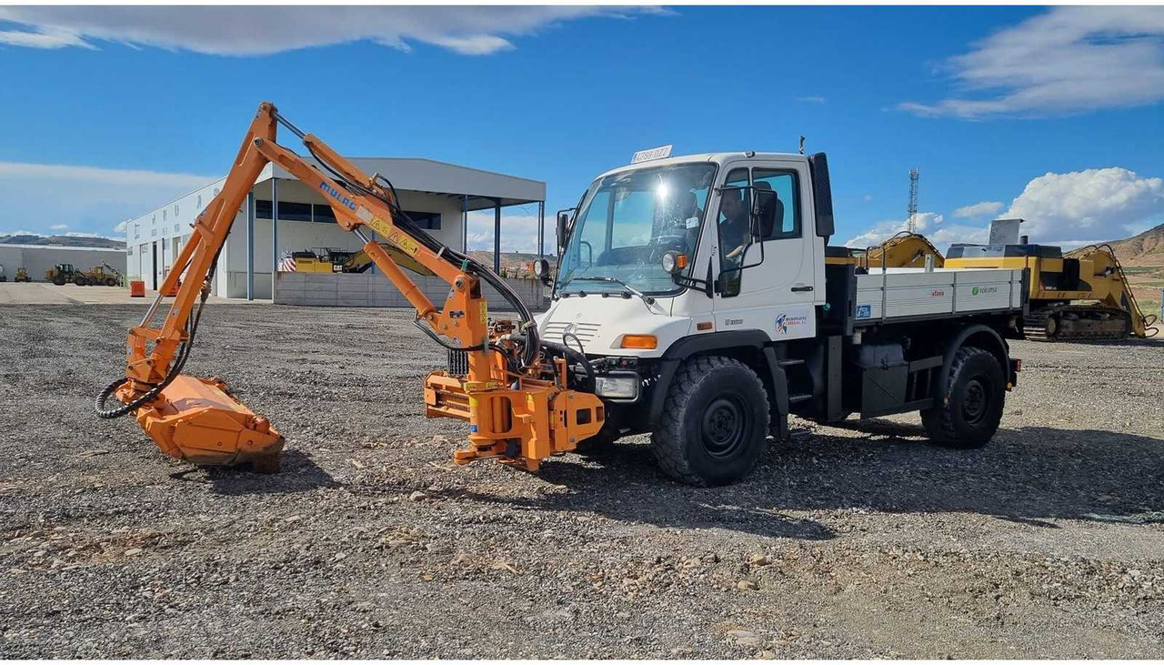 MERCEDES BENZ UNIMOG U 300 UTILITY TRUCK WITH ACCESORIES - 2006 - Truck: picture 1 MERCEDES BENZ UNIMOG U 300 UTILITY TRUCK WITH ACCESORIES - 2006 - Truck: picture 1