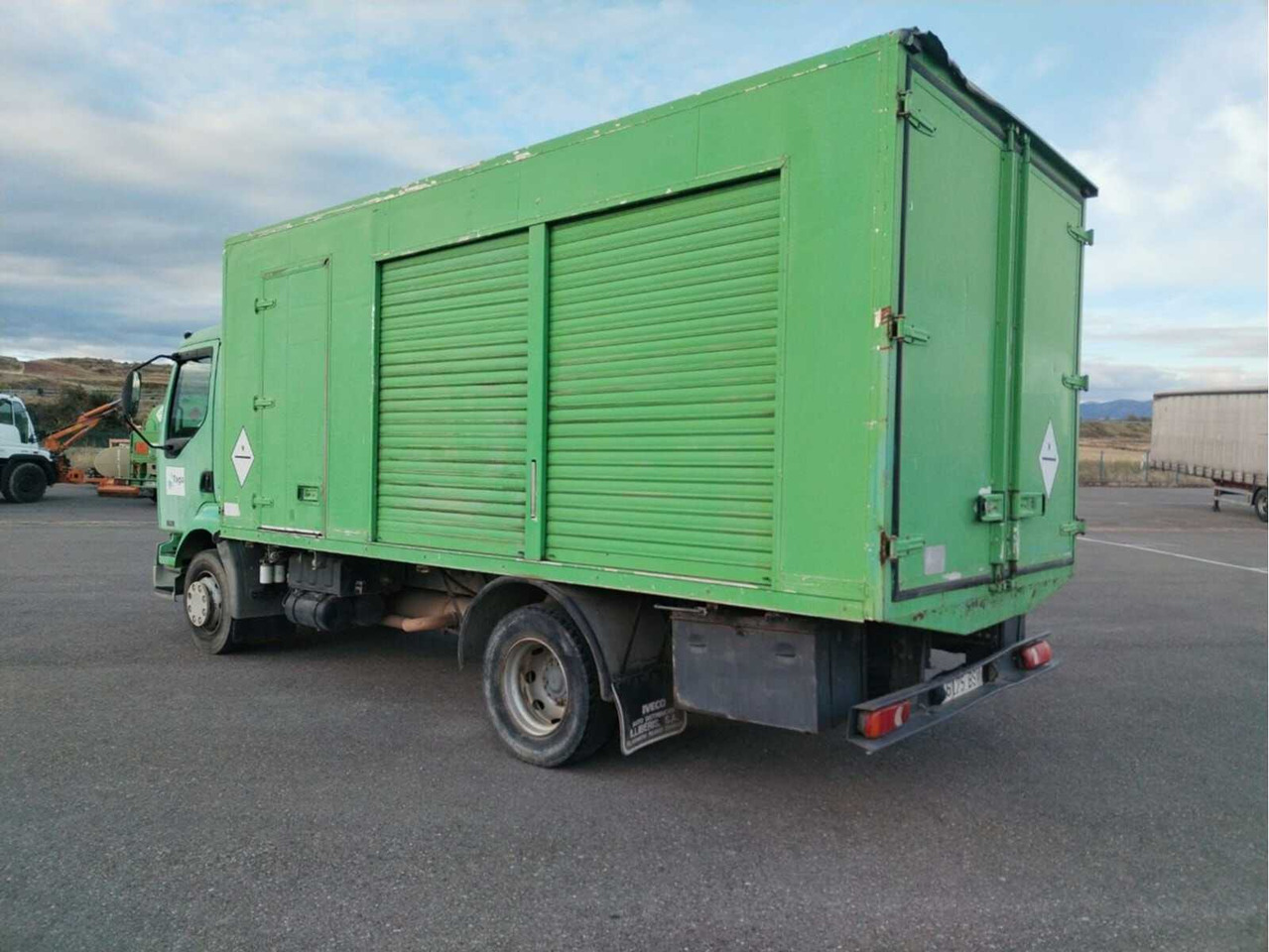 RENAULT M220.14C MAINTANCE TRUCK - 2002 - Truck: picture 4 RENAULT M220.14C MAINTANCE TRUCK - 2002 - Truck: picture 4