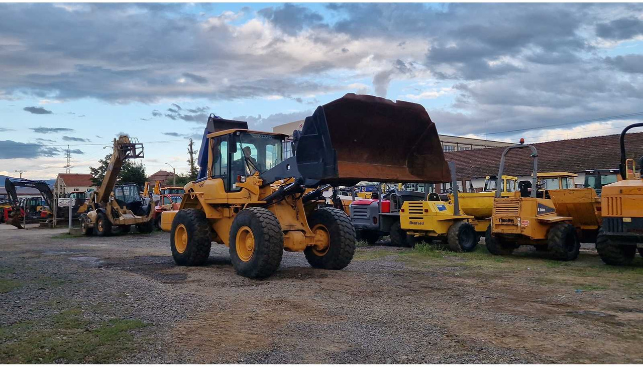 VOLVO L90F - Wheel loader: picture 2 VOLVO L90F - Wheel loader: picture 2
