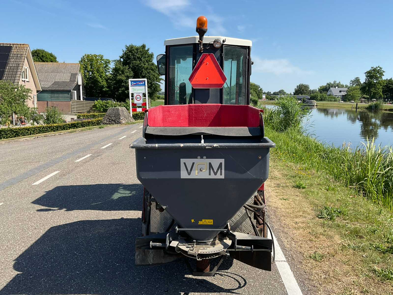 VPM 3400 - Sand/ Salt spreader: picture 5 VPM 3400 - Sand/ Salt spreader: picture 5