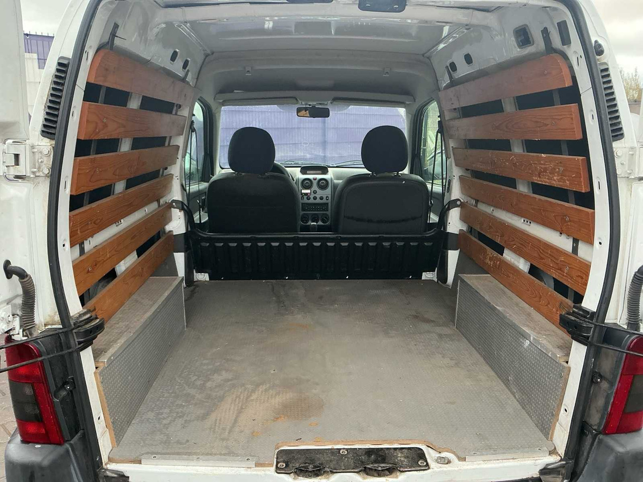 2005 - PEUGEOT - PARTNER - 170C 1.9 D AVANTAGE - COMMERCIAL VEHICLE - Van: picture 5 2005 - PEUGEOT - PARTNER - 170C 1.9 D AVANTAGE - COMMERCIAL VEHICLE - Van: picture 5